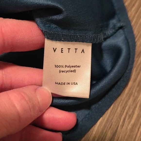 Vetta Getaway Capsule Convertible Tie Top - Picture 8 of 10